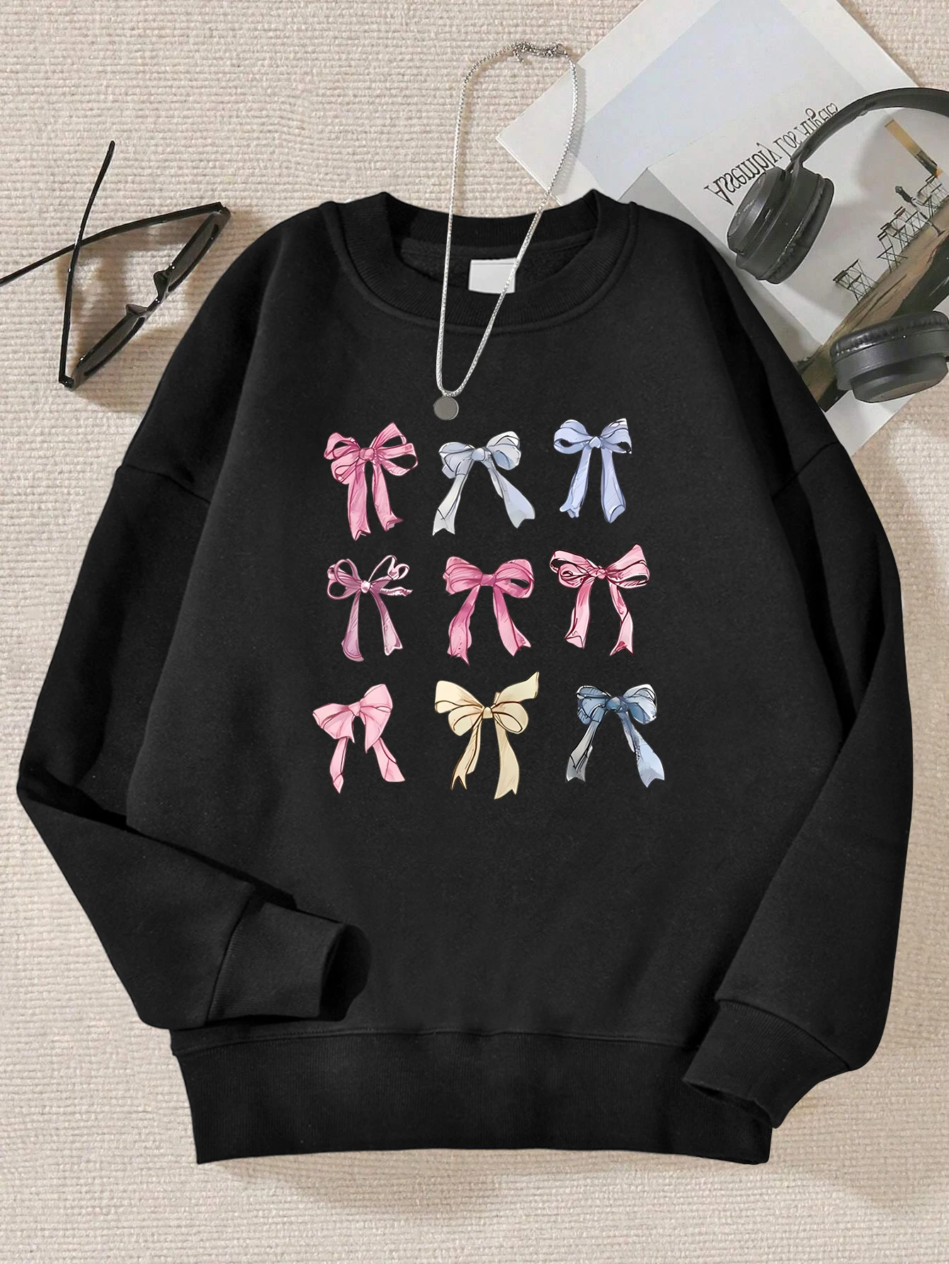 Colorful Bow Tie Design Female Sweatshirts Harajuku Warm Top Fleece All-Match Pullover Crewneck Comfortable Women Sportswear
Colorful Bow Tie Design Female Sweatshirts Harajuku Warm Top Fleece All-Match Pullover Crewneck Comfortable Women Sportswear