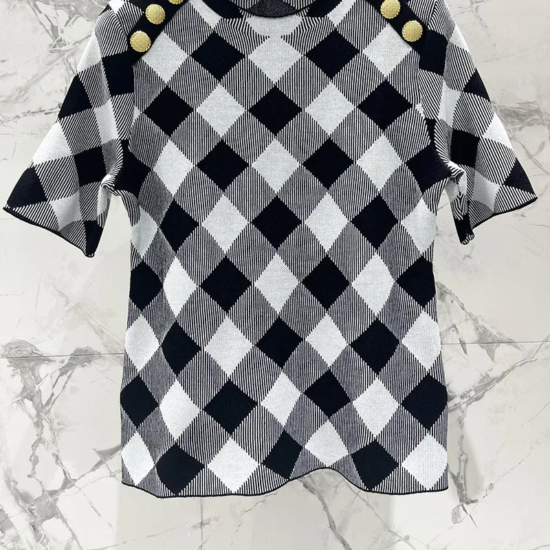 Women Plaid Knitted Short Sleeve Tops Fashion Round Neck Shoulder Buttons Slim Tees Streetwear Summer New Y2K Clothes Runway
Women Plaid Knitted Short Sleeve Tops Fashion Round Neck Shoulder Buttons Slim Tees Streetwear Summer New Y2K Clothes Runway