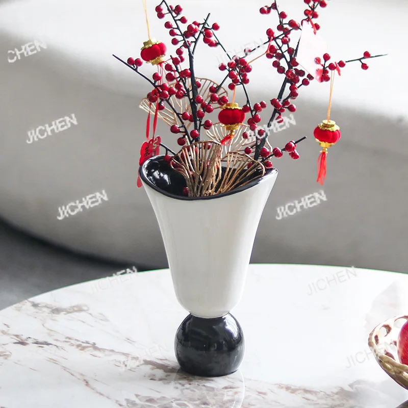 Абстрактная геометрическая ваза JC: изысканный, свежий, простой и креативный декор для цветочных композиций, украшение для гостиной и прихожей.
Абстрактная геометрическая ваза JC: изысканный, свежий, простой и креативный декор для цветочных композиций, украшение для гостиной и прихожей.