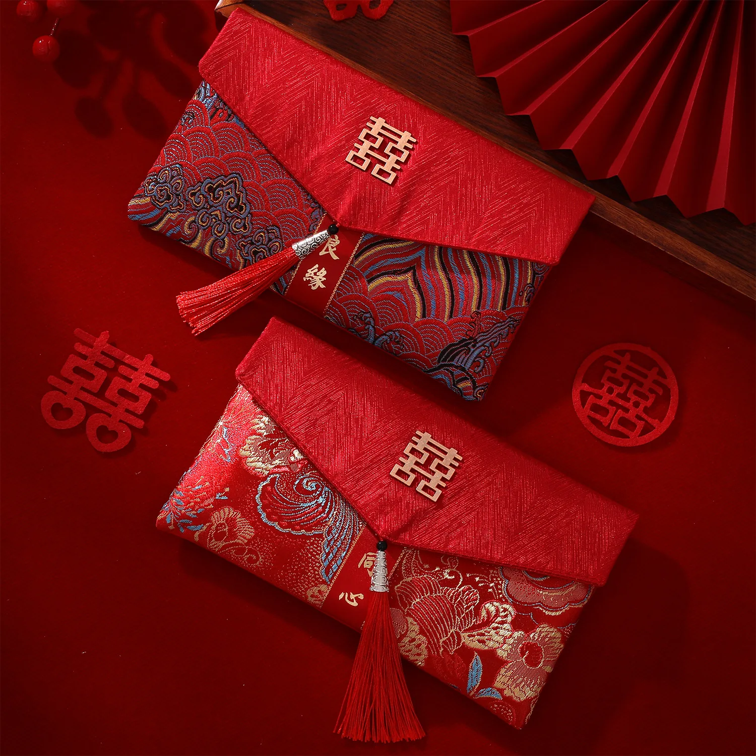 1Pcs Wedding Fabric Red Envelopes, Tea Ceremony Silk, Wedding Celebration, Embroidered Red Envelopes
1Pcs Wedding Fabric Red Envelopes, Tea Ceremony Silk, Wedding Celebration, Embroidered Red Envelopes