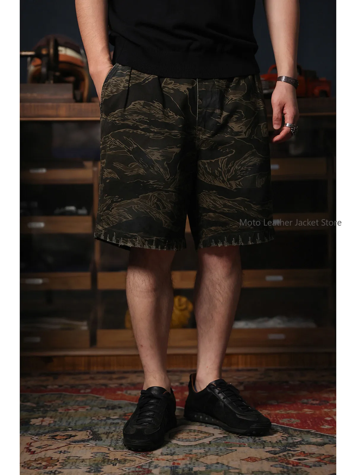 Double Pleat Cargo Shorts Vintage Washed Camo & Off White Double Pleat Workwear Shorts
Double Pleat Cargo Shorts Vintage Washed Camo & Off White Double Pleat Workwear Shorts