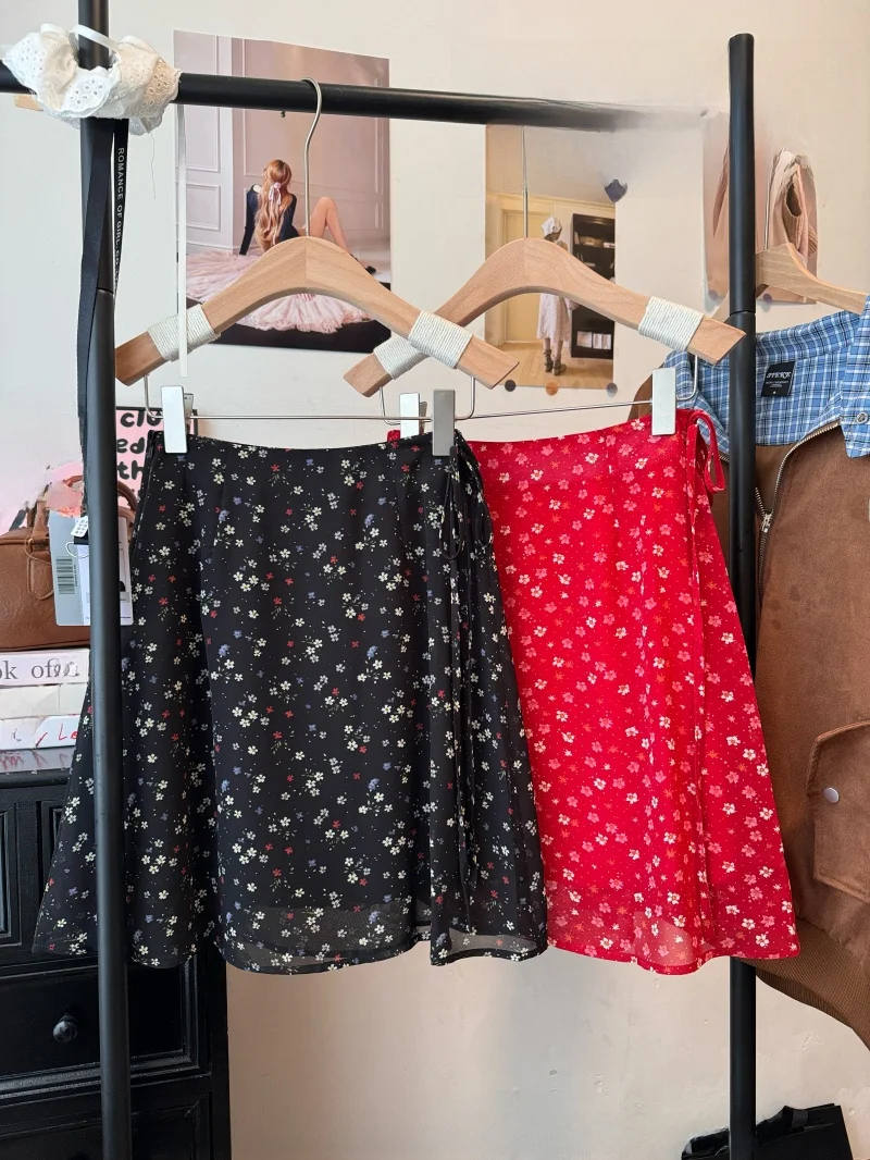 Retro Thin Floral Tie High Waist Skirt Women's Casual Slim A-Line Skirt Summer Elegant Commute Style High Waist Design
Retro Thin Floral Tie High Waist Skirt Women's Casual Slim A-Line Skirt Summer Elegant Commute Style High Waist Design