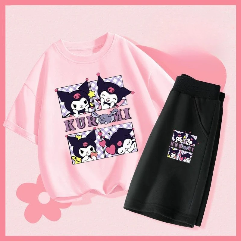 Летний комплект хлопковой одежды Sanrio для маленьких девочек, детские футболки с принтом Куроми, топ и шорты, костюм из 2 предметов, детская одежда с короткими рукавами
Летний комплект хлопковой одежды Sanrio для маленьких девочек, детские футболки с принтом Куроми, топ и шорты, костюм из 2 предметов, детская одежда с короткими рукавами