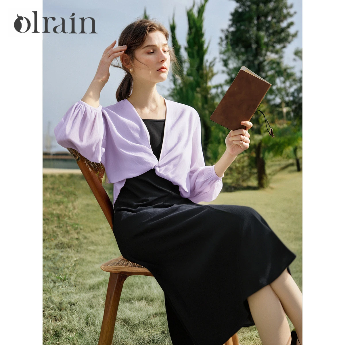OLrain Woman 2 Piece Elegant Outfits 2025 Purple Blouse Black Dress 2025 French Fashion Lady Two Piece Dress Sets O57XE98611
OLrain Woman 2 Piece Elegant Outfits 2025 Purple Blouse Black Dress 2025 French Fashion Lady Two Piece Dress Sets O57XE98611
