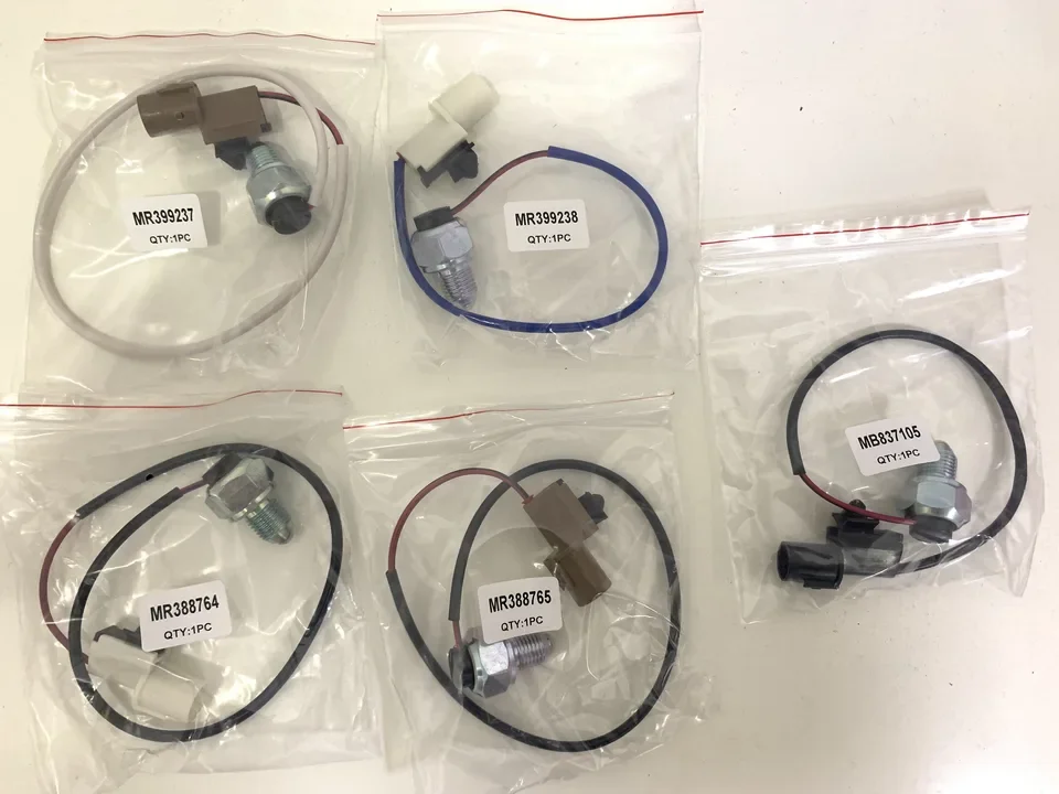 Оригинальный новый высококачественный переключатель управления лампой переключения передач, один комплект Mb837105 Mr399237 Mr399238 Mr388764 Mr388765
Оригинальный новый высококачественный переключатель управления лампой переключения передач, один комплект Mb837105 Mr399237 Mr399238 Mr388764 Mr388765