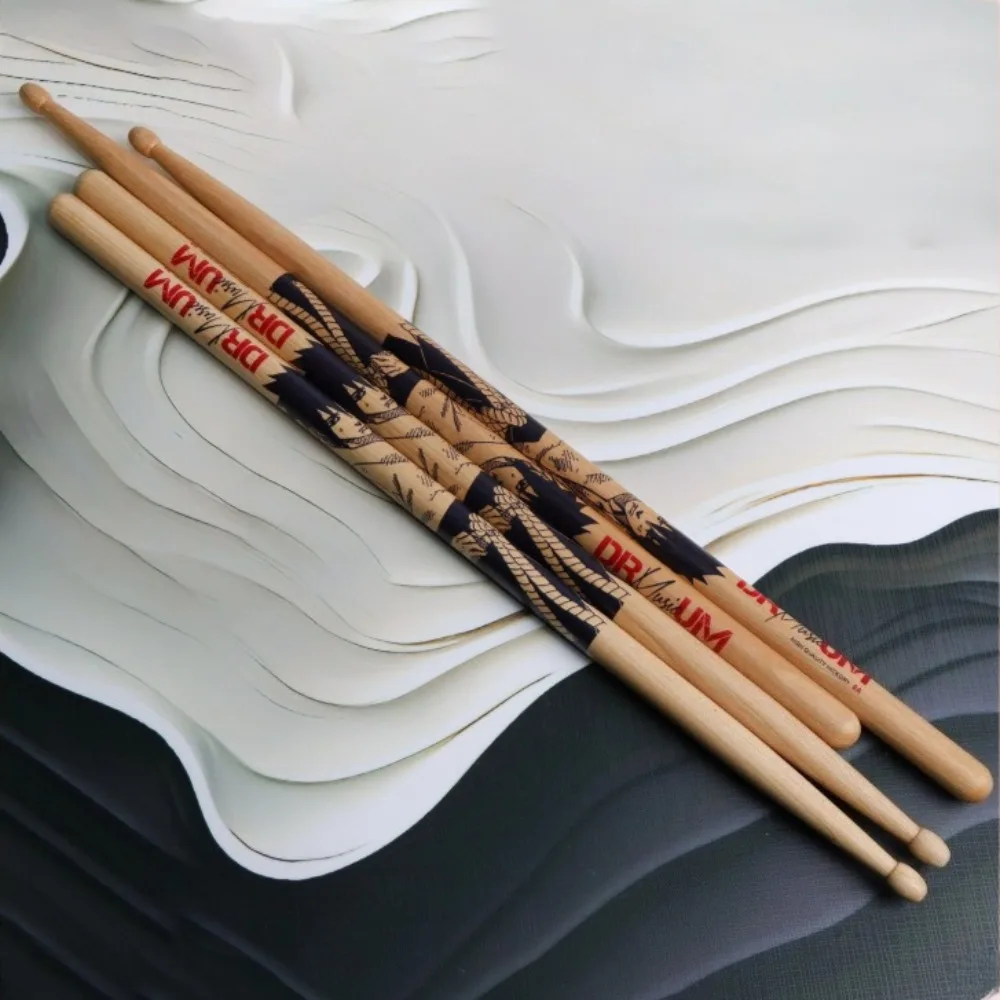 Solid Wood Drumsticks Smooth Jazz Pop Rock Music Perform Drum Drumsticks Portable Musical Instruments Percussion Accessories
Solid Wood Drumsticks Smooth Jazz Pop Rock Music Perform Drum Drumsticks Portable Musical Instruments Percussion Accessories