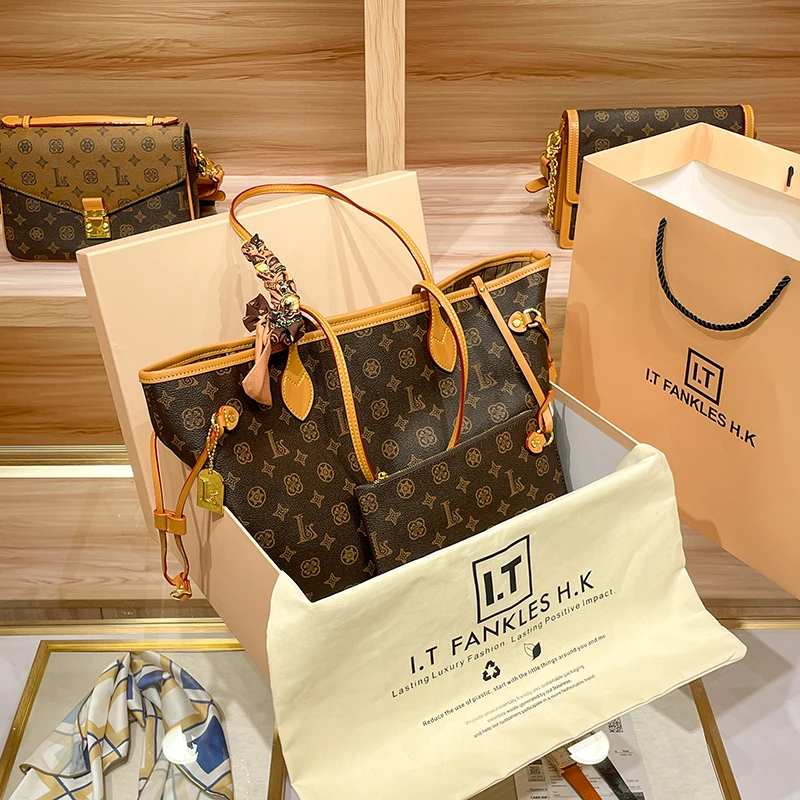 Leather spring and summer new large capacity shopping bag handbag
Leather spring and summer new large capacity shopping bag handbag