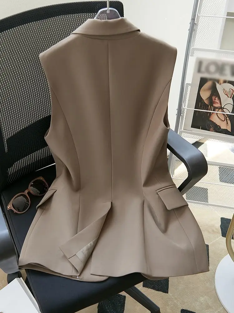 Women Suit Vest Jacket 2026 Spring Autumn Coat Solid Single Button Sleeveless Jacket Women Blazers Waistcoat Female Outerwear
Women Suit Vest Jacket 2026 Spring Autumn Coat Solid Single Button Sleeveless Jacket Women Blazers Waistcoat Female Outerwear