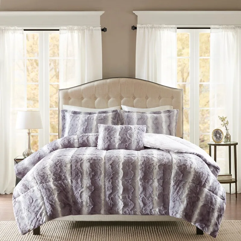King 4PC Faux Fur Comforter Set
King 4PC Faux Fur Comforter Set