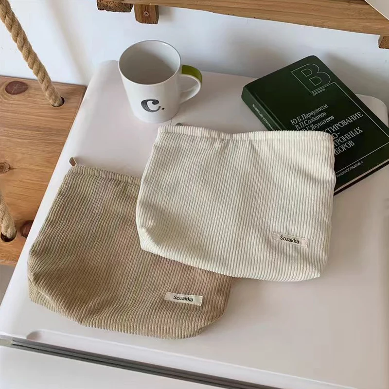 Cosmetic Bag, Portable And Out-of-the-box, High-quality And Portable Retro Corduroy
Cosmetic Bag, Portable And Out-of-the-box, High-quality And Portable Retro Corduroy