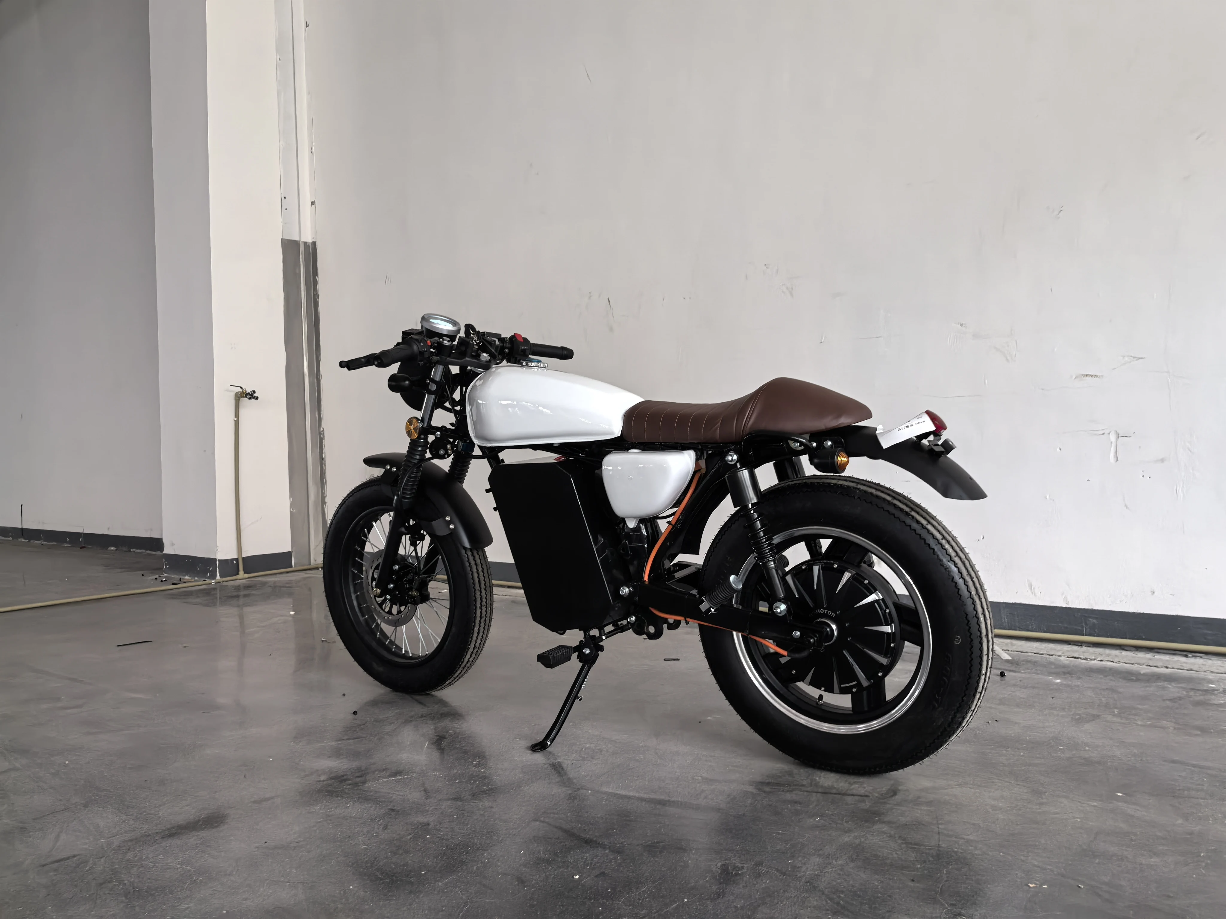 2025 Fashion Retro Style Adult Electric Two Wheel MotorcycleColor Motor, Lithium Battery, Jueneng, Personalized Customization
2025 Fashion Retro Style Adult Electric Two Wheel MotorcycleColor Motor, Lithium Battery, Jueneng, Personalized Customization