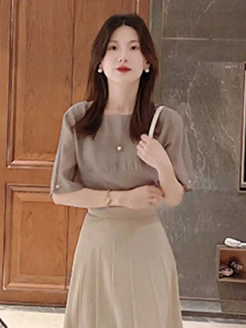 Highade Ay Women's Pearl Silk irt Design Sense round Ne Five Sve Polyester Fiber Pure Color Spring Seasonal Faion
Highade Ay Women's Pearl Silk irt Design Sense round Ne Five Sve Polyester Fiber Pure Color Spring Seasonal Faion