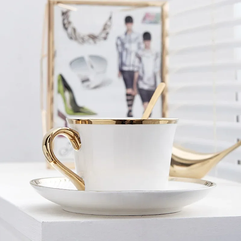 European - Style Luxury Coffee Set - Ceramic Mugs for Office & Home Afternoon Tea
European - Style Luxury Coffee Set - Ceramic Mugs for Office & Home Afternoon Tea