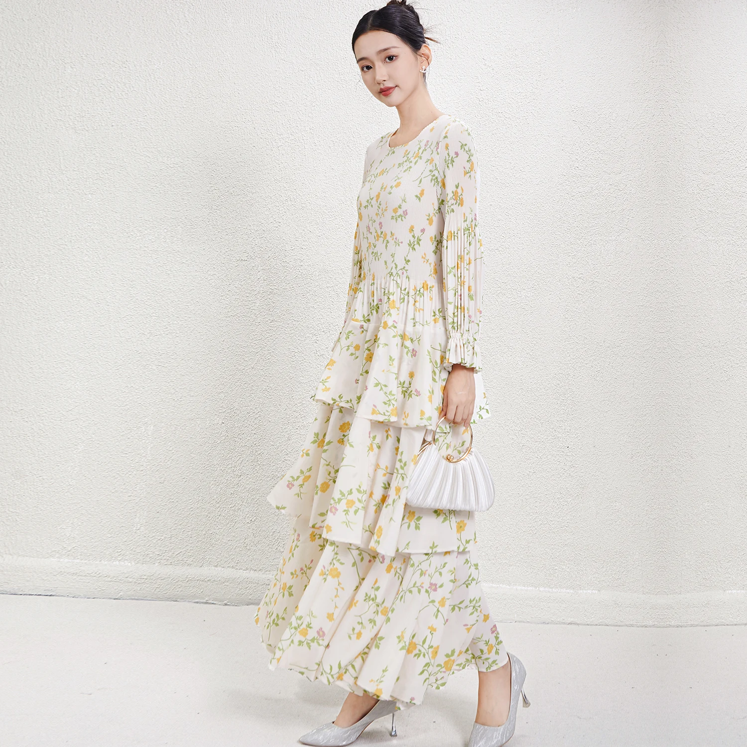 Miyake French Elegant Printed Dress 2025 Temperament Autumn New Pleated Loose and Thin High Waist Long Dress Women
Miyake French Elegant Printed Dress 2025 Temperament Autumn New Pleated Loose and Thin High Waist Long Dress Women