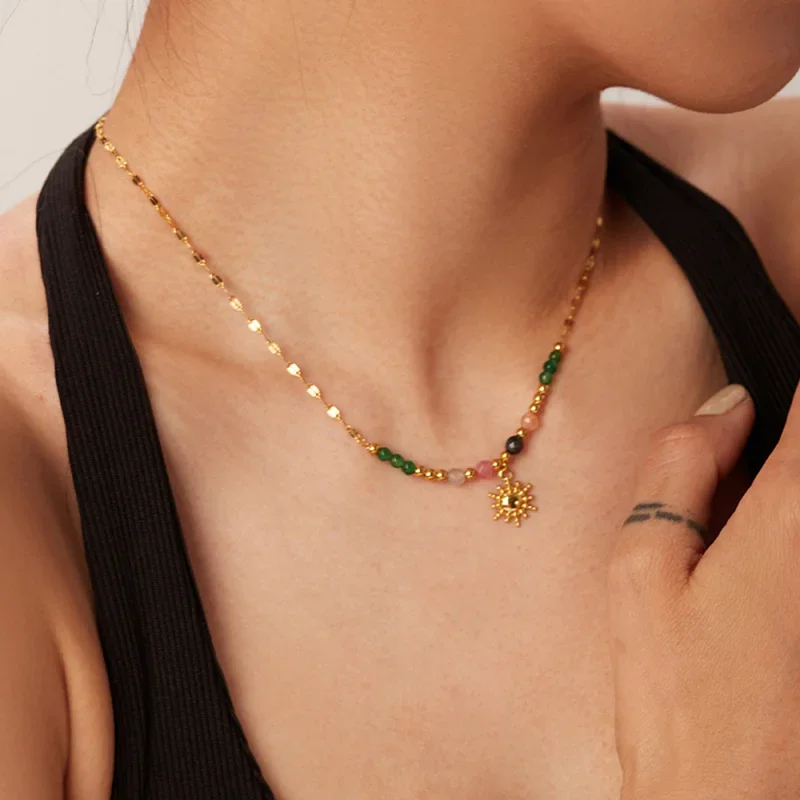 Handmade natural stone beaded necklace French retro style18KGolden Sunflower Pendant Necklace
Handmade natural stone beaded necklace French retro style18KGolden Sunflower Pendant Necklace