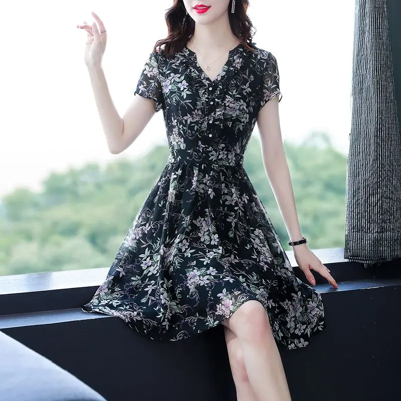 Vintage Women Chiffon Floral Dress Summer V-Neck Short Sleeve Dresses Elegant Printing Fashion Casual Female Chic Midi Sundress
Vintage Women Chiffon Floral Dress Summer V-Neck Short Sleeve Dresses Elegant Printing Fashion Casual Female Chic Midi Sundress