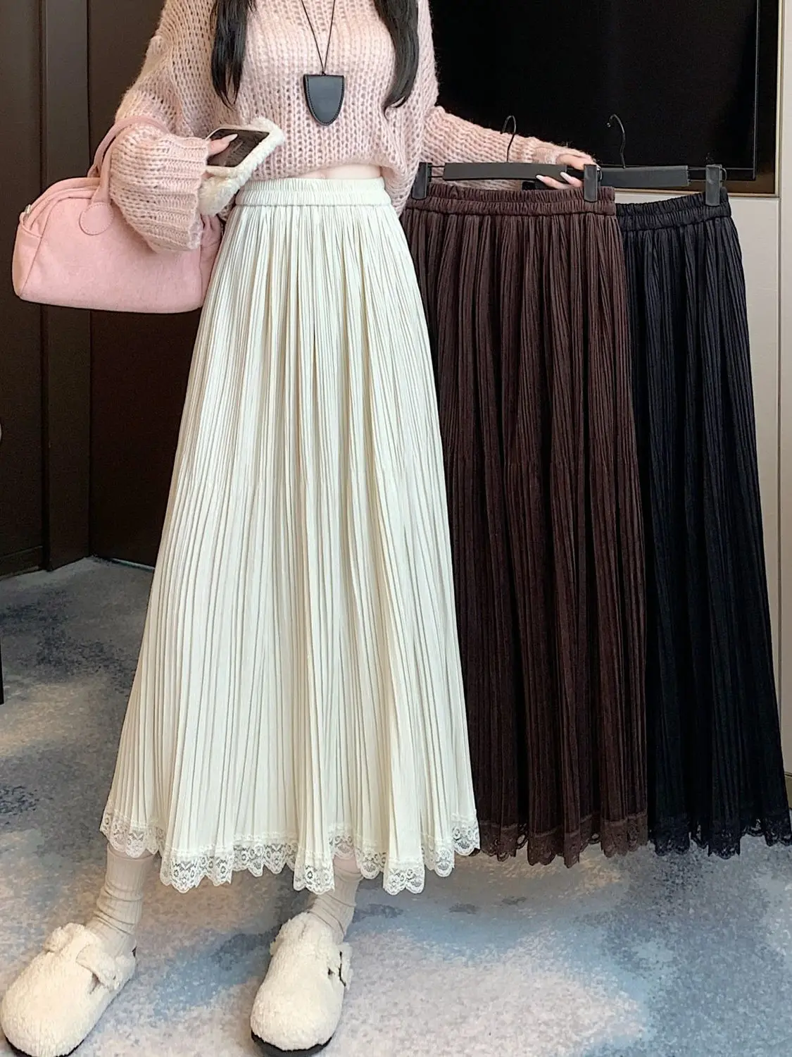Lace Panelled Pleated Midi Skirt Women's Autumn Winter New Ageless Slimming Drapey Folded A-Line Skirt Casual Skin-friendly B...
Lace Panelled Pleated Midi Skirt Women's Autumn Winter New Ageless Slimming Drapey Folded A-Line Skirt Casual Skin-friendly B...