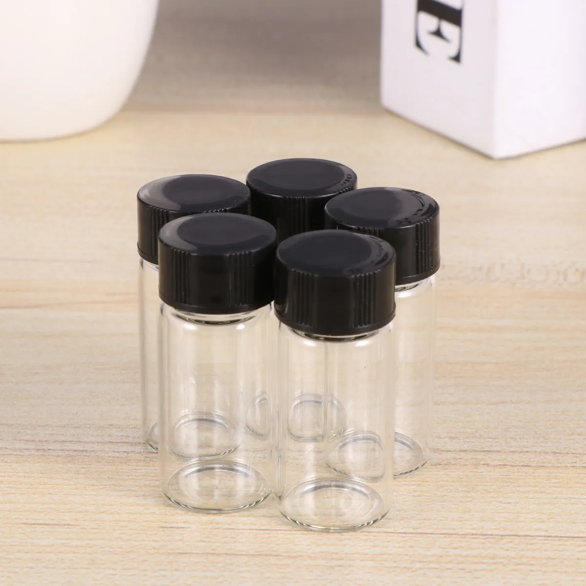 20Pcs Sample Storage Bottles Transparent Glass Thread Bottles Sealed Small Vials Black Lid for Reagent Decoration Gift
20Pcs Sample Storage Bottles Transparent Glass Thread Bottles Sealed Small Vials Black Lid for Reagent Decoration Gift