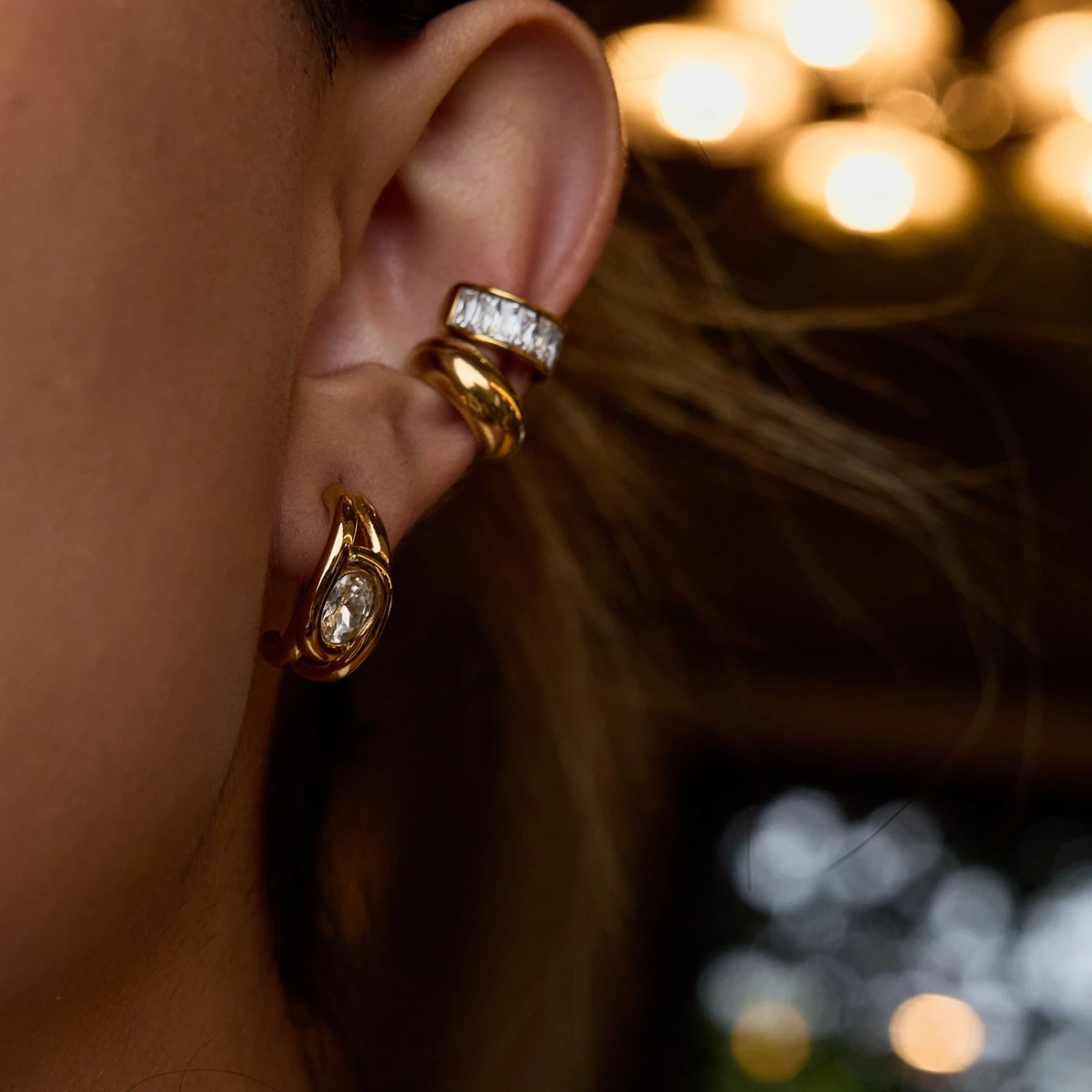 AIKOER Minimalist White Zircon C-shaped Earrings 18K Gold Color Plated Stainless Steel Round Earrings Women's Accessories Party
AIKOER Minimalist White Zircon C-shaped Earrings 18K Gold Color Plated Stainless Steel Round Earrings Women's Accessories Party