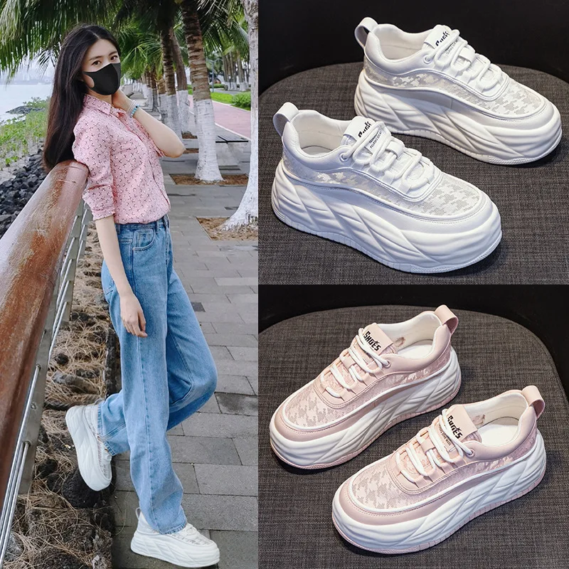 Женские повседневные спортивные кроссовки с круглым носком, на толстой подошве, увеличивающие рост, весенняя новинка, в стиле «папины кроссовки», удобные, с дышащим сетчатым верхом
Женские повседневные спортивные кроссовки с круглым носком, на толстой подошве, увеличивающие рост, весенняя новинка, в стиле «папины кроссовки», удобные, с дышащим сетчатым верхом