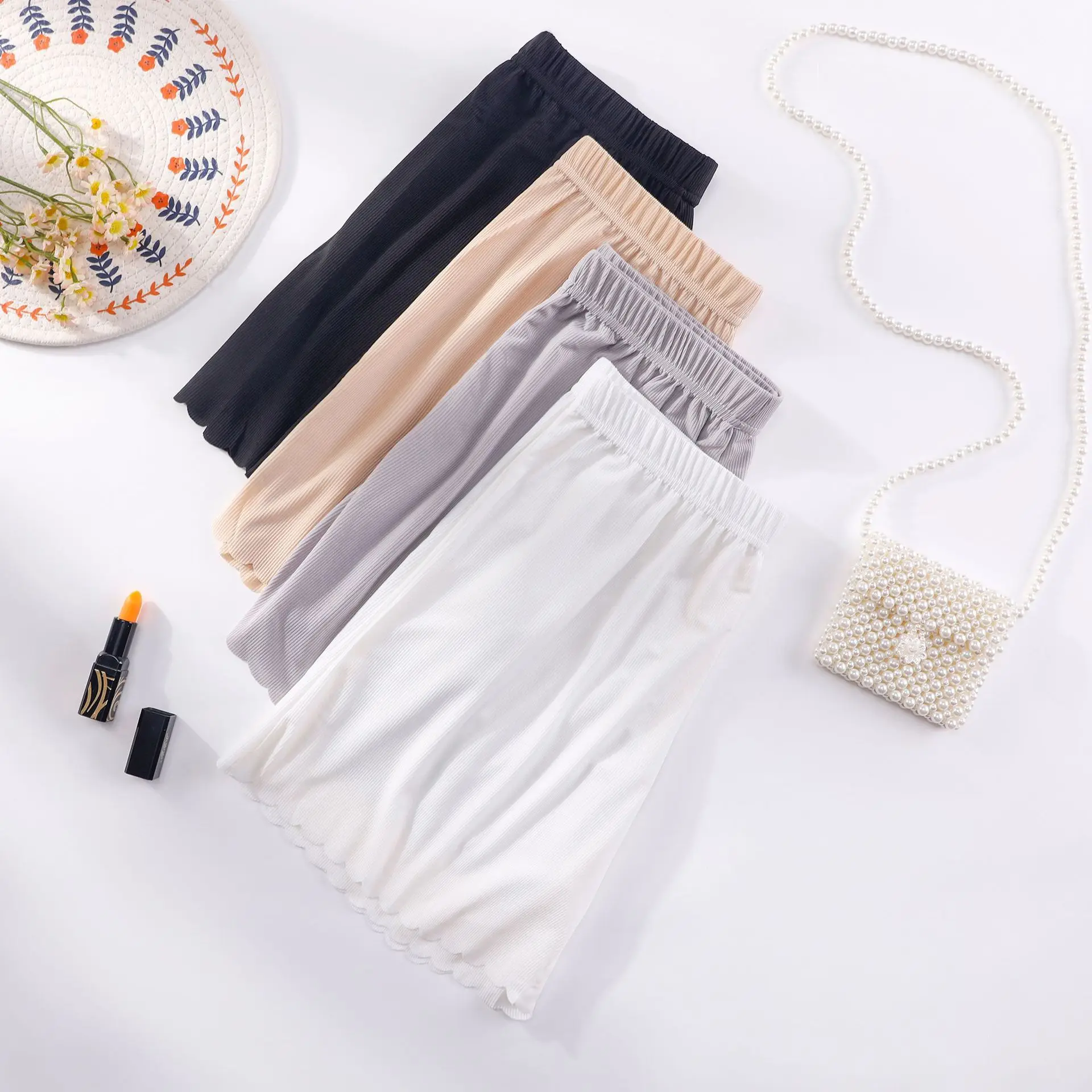 Summer Women Ice Silk Safety Short Pants Female Extra Large Size Anti Rub Safety Shorts Panties Lady Thin Loose Underwear
Summer Women Ice Silk Safety Short Pants Female Extra Large Size Anti Rub Safety Shorts Panties Lady Thin Loose Underwear