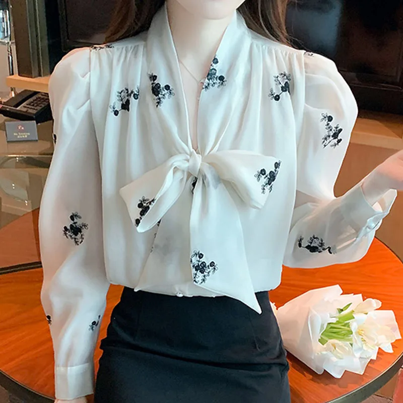 Casual Long Sleeve Bow Collar Women Shirt Embroidery Chiffon Shirt Blouse Women Tops Blouses Shirts Blusas Para Mujer Blusa G810
Casual Long Sleeve Bow Collar Women Shirt Embroidery Chiffon Shirt Blouse Women Tops Blouses Shirts Blusas Para Mujer Blusa G810
