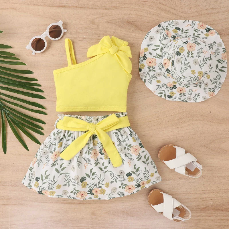 Children's Spring Summer Small and Medium Girls' Off-Shoulder Strap Bowknot Top Printed Skirt Hat Girls' Set
Children's Spring Summer Small and Medium Girls' Off-Shoulder Strap Bowknot Top Printed Skirt Hat Girls' Set