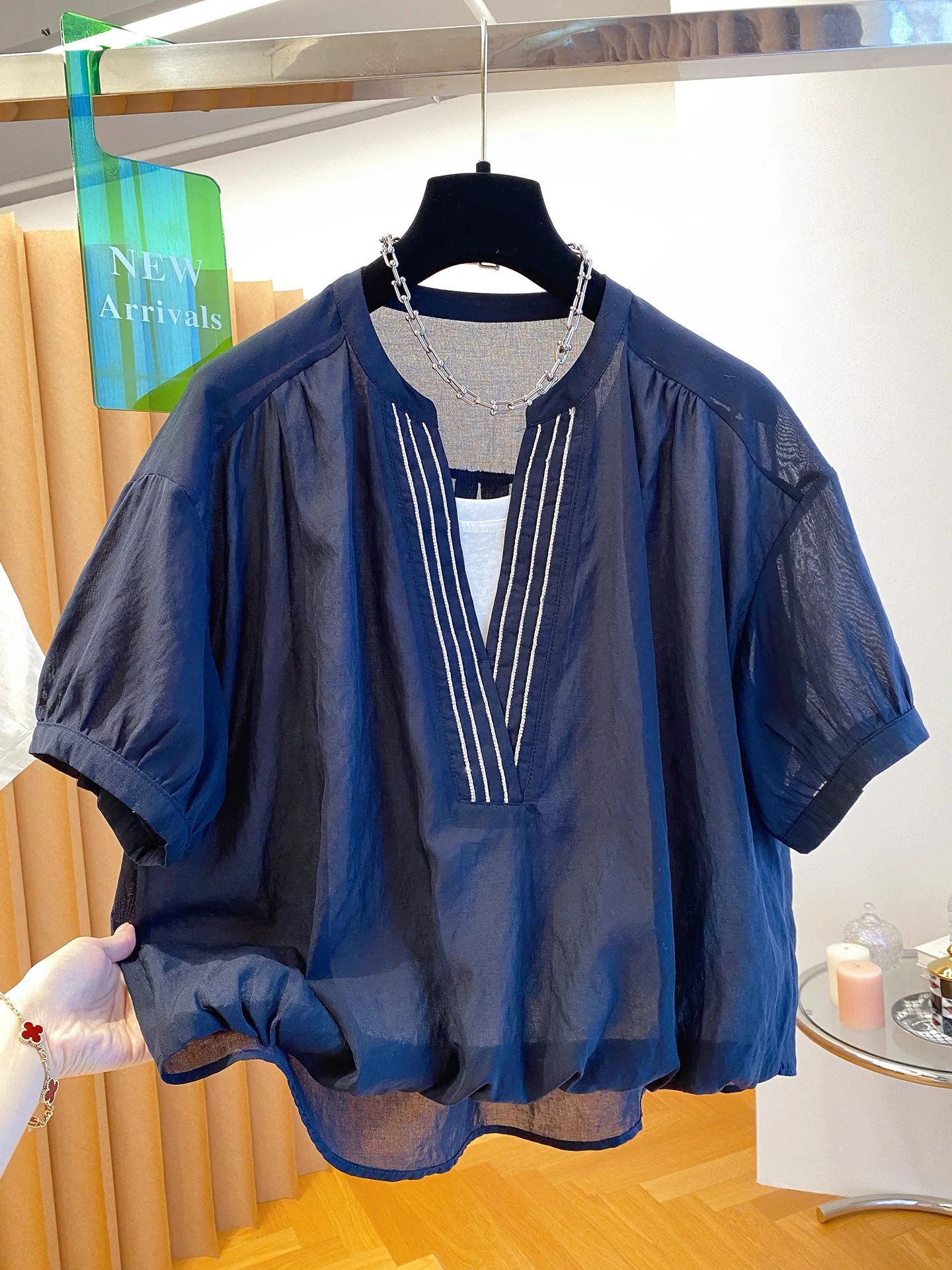 Loose Fit V-Neck Short Sleeve Shirt Casual Style Fake Two-Piece Women's Top Blue Summer Fashion 2026
Loose Fit V-Neck Short Sleeve Shirt Casual Style Fake Two-Piece Women's Top Blue Summer Fashion 2026