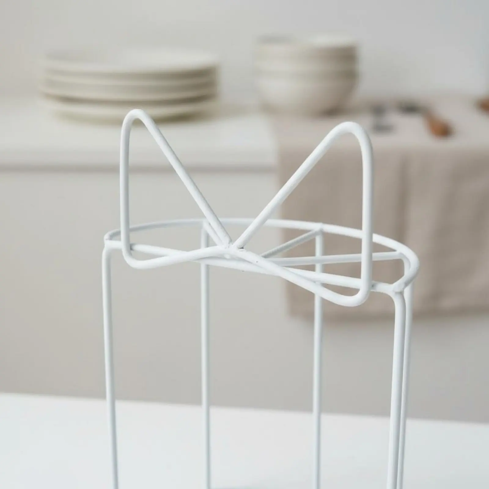 Cat Ear Dessert Stand Versatile Metal Wire Display Rack Cat Ear Cosmetic Organizer Wrought Iron Single Tier Pastry Holder
Cat Ear Dessert Stand Versatile Metal Wire Display Rack Cat Ear Cosmetic Organizer Wrought Iron Single Tier Pastry Holder