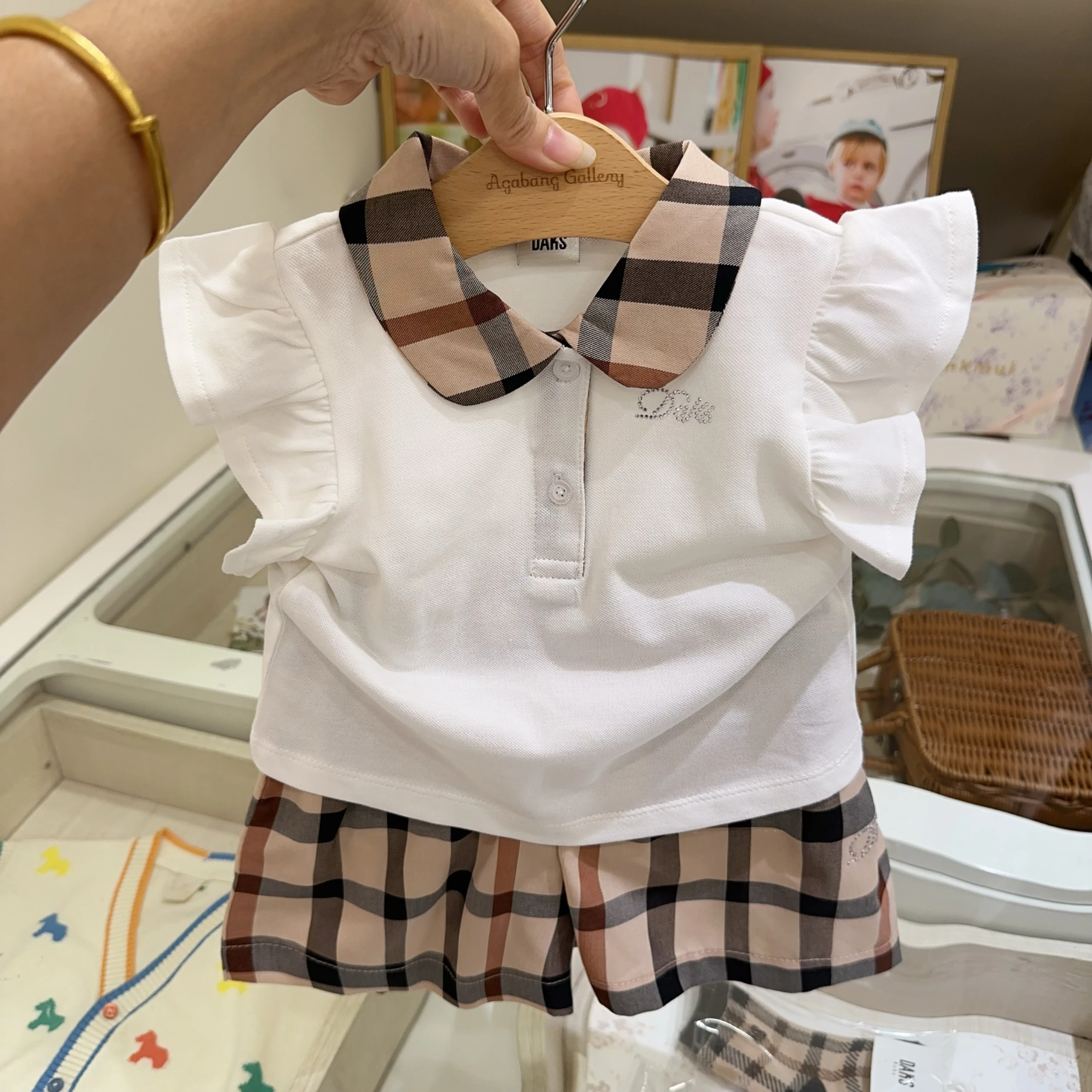 Girls Summer Plaid Neck T-Shirt And Skirt Set Korean Style Cotton Casual Outfit Flying Sleeve Checkered Skirt Pants
Girls Summer Plaid Neck T-Shirt And Skirt Set Korean Style Cotton Casual Outfit Flying Sleeve Checkered Skirt Pants