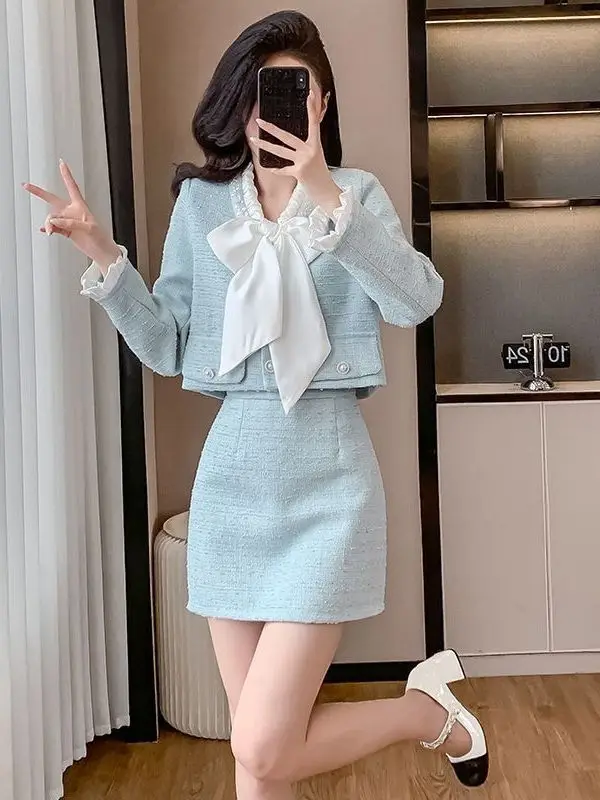 Fashionable Two-Piece Set Women's Pearl Collar Jacket with Bow Tie And High Waist Short Skirt Heavy Embroidery Spring Collection
Fashionable Two-Piece Set Women's Pearl Collar Jacket with Bow Tie And High Waist Short Skirt Heavy Embroidery Spring Collection