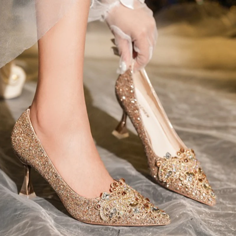 Solid Color Spring and Autumn Pointed Closed Toe Rhinestone Embellishment Vintage Fashionable Thin High Heel Shoes for Women
Solid Color Spring and Autumn Pointed Closed Toe Rhinestone Embellishment Vintage Fashionable Thin High Heel Shoes for Women