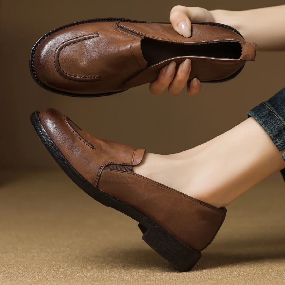 Women's cow leather round toe slip-on flats loafers high quality soft comfortable casual female daily moccasins shoes for woman
Women's cow leather round toe slip-on flats loafers high quality soft comfortable casual female daily moccasins shoes for woman