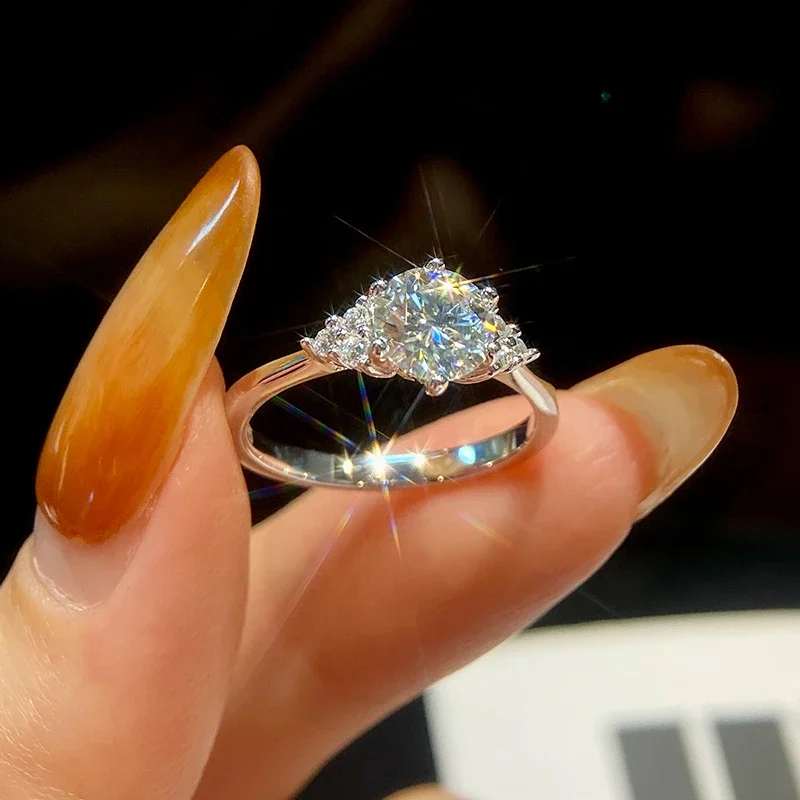 DWJ 1 Carat Luxury Certified Moissanite Diamond Angel Wing Rings for Woman Real 925 Sterling Silver Party Quality Fine Jewelry
DWJ 1 Carat Luxury Certified Moissanite Diamond Angel Wing Rings for Woman Real 925 Sterling Silver Party Quality Fine Jewelry