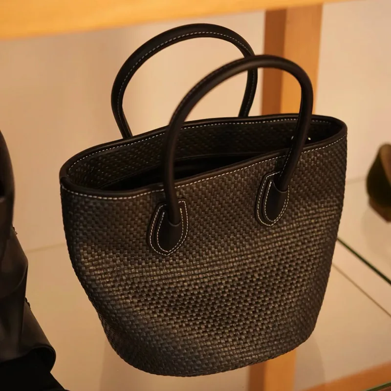 2026 Summer New Straw Weave Women's Bag, Ins Small and Unique Design Handbag, Bucket Style Vacation Bag, Large Capacity Crossbod
2026 Summer New Straw Weave Women's Bag, Ins Small and Unique Design Handbag, Bucket Style Vacation Bag, Large Capacity Crossbod