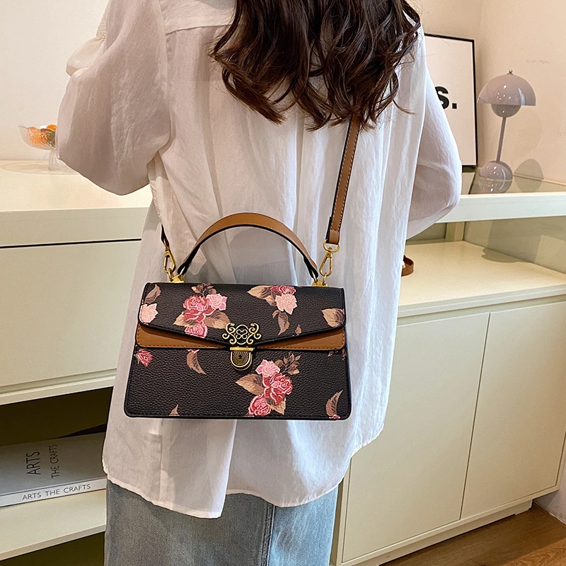 24 Women PU Net Yarn Flower Embroidery Shoulder Bags Messenger Bags Vintage Pearl Chain Handbags Female Fashion Flap Crossbody
24 Women PU Net Yarn Flower Embroidery Shoulder Bags Messenger Bags Vintage Pearl Chain Handbags Female Fashion Flap Crossbody