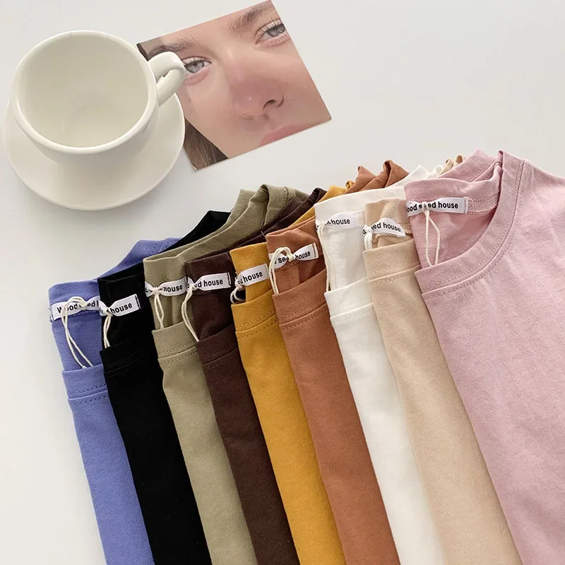 Футболки с длинным рукавом, женские однотонные осенние футболки с круглым вырезом в минималистском корейском стиле, базовая одежда для колледжа в стиле Харадзюку, женские новейшие повседневные футболки 
Футболки с длинным рукавом, женские однотонные осенние футболки с круглым вырезом в минималистском корейском стиле, базовая одежда для колледжа в стиле Харадзюку, женские новейшие повседневные футболки