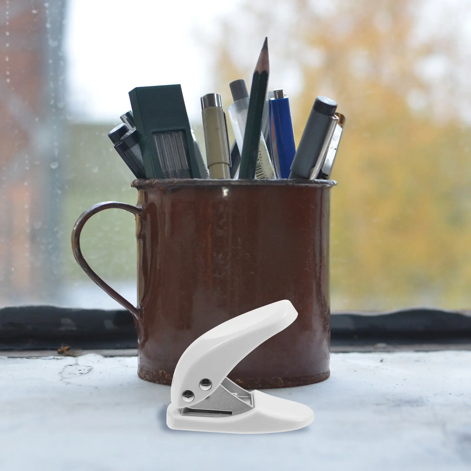 Alloy Single Hole Puncher Compact Lightweight Manual Paper Punch for Planner Loose Leaf Craft Scrapbook DIY Projects Office Home
Alloy Single Hole Puncher Compact Lightweight Manual Paper Punch for Planner Loose Leaf Craft Scrapbook DIY Projects Office Home