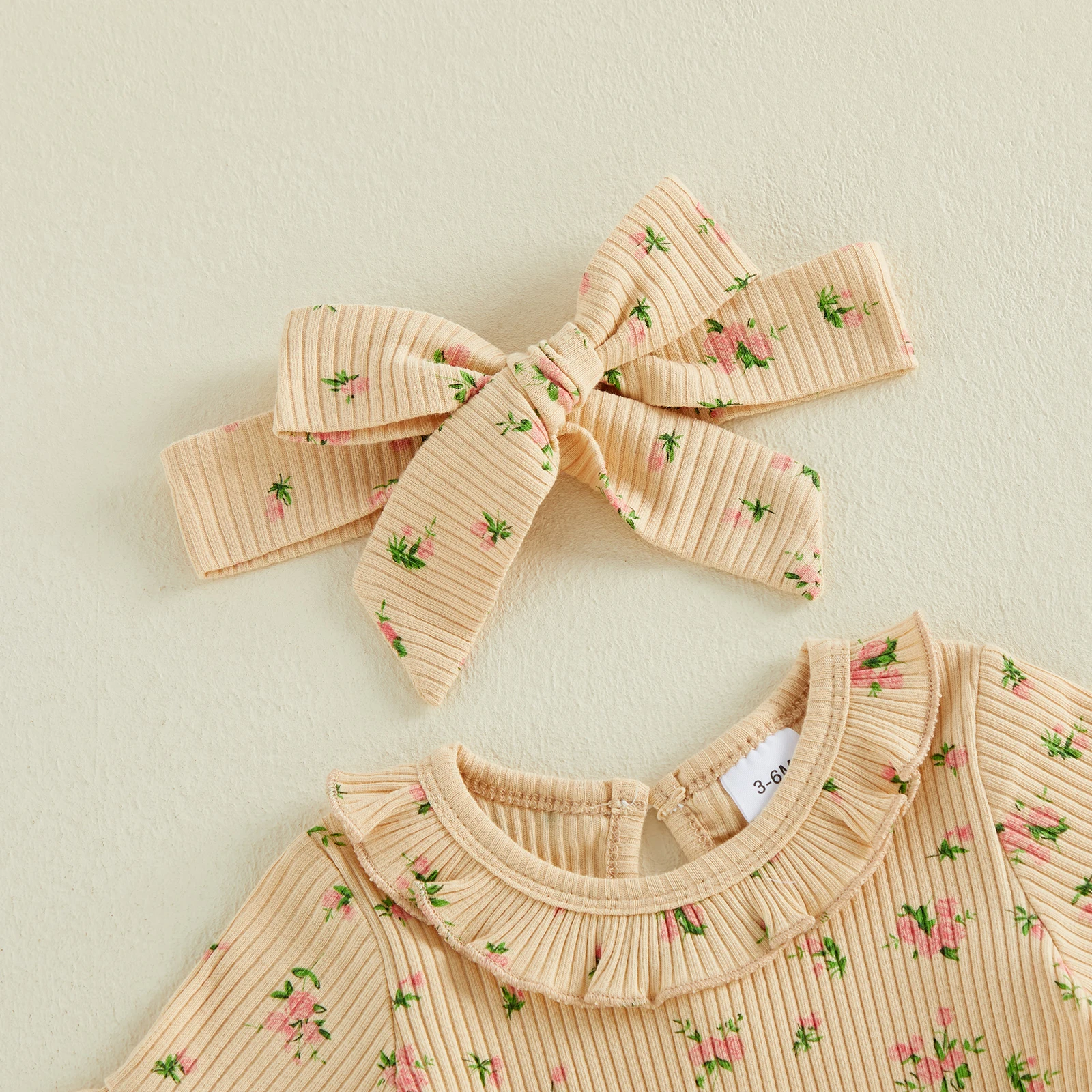 Baby Girls 2 Piece Outfits Adorable Flower Print Short Sleeve Round Neck Romper and Bow Headband Set
Baby Girls 2 Piece Outfits Adorable Flower Print Short Sleeve Round Neck Romper and Bow Headband Set