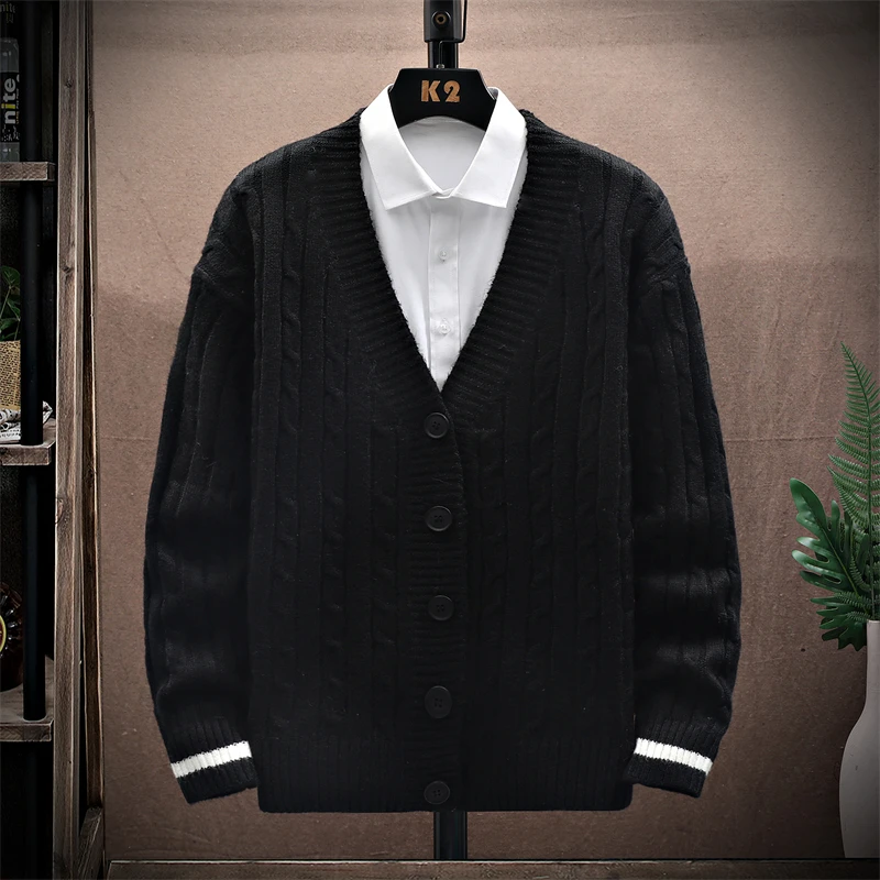 2025 New Men's V-Neck Cardigan Knit Sweater Contrast Cuffs Button Front Placket Winter Warm and Stylish for Layering Over Shirts
2025 New Men's V-Neck Cardigan Knit Sweater Contrast Cuffs Button Front Placket Winter Warm and Stylish for Layering Over Shirts
