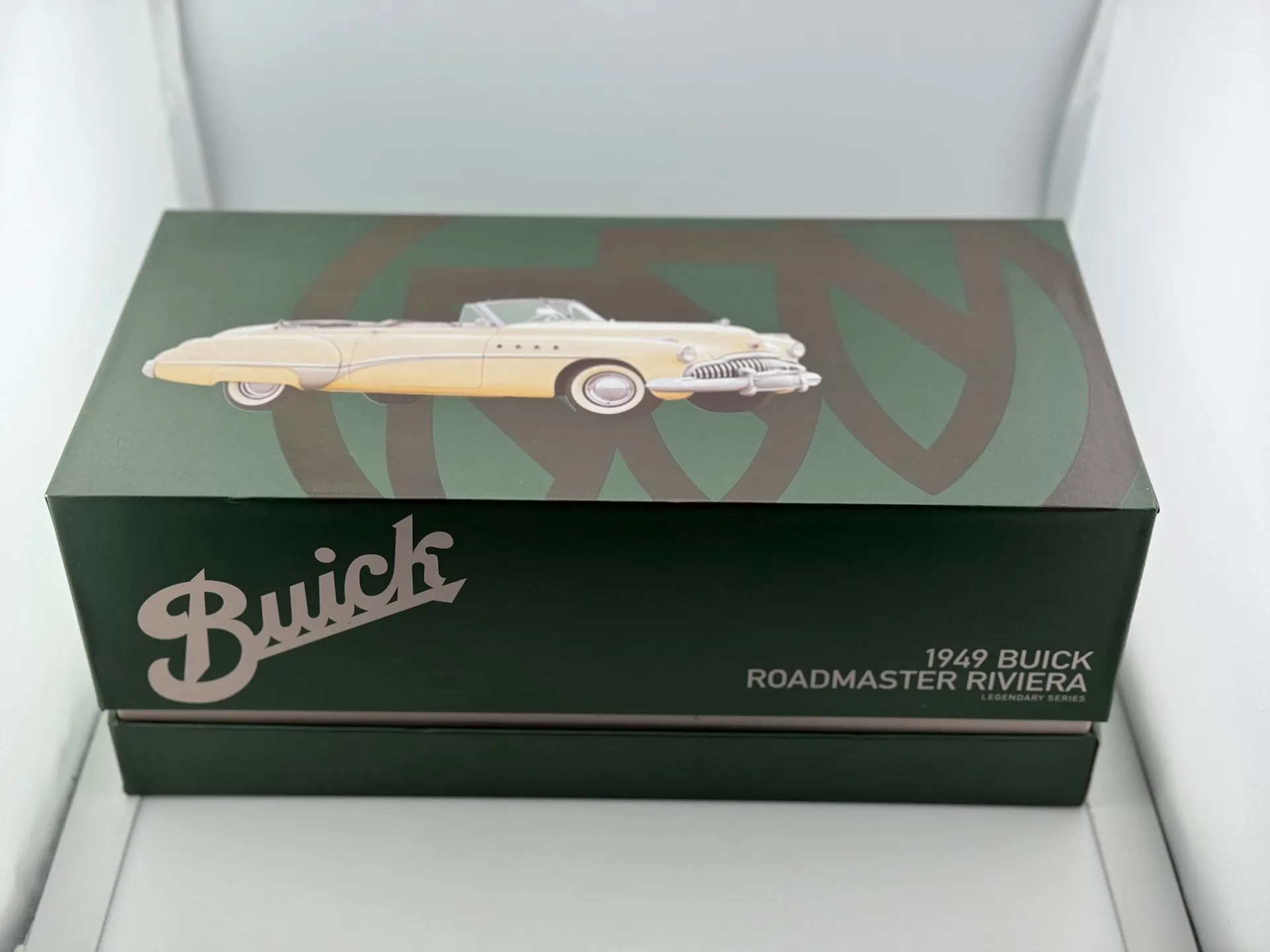 Литой под давлением масштаб 1/18 Buick Roadmaster Skylark 1979, модель автомобиля из сплава, Коллекционная игрушка, подарок, сувенир, демонстрационный орнамент
Литой под давлением масштаб 1/18 Buick Roadmaster Skylark 1979, модель автомобиля из сплава, Коллекционная игрушка, подарок, сувенир, демонстрационный орнамент