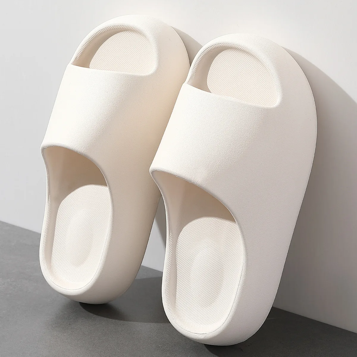 New EVA Soft Thick Sole Slippers Women's Summer Fashion Slipper Female Platform Street Slides Beach Sandals Non-Slip Home Shoes
New EVA Soft Thick Sole Slippers Women's Summer Fashion Slipper Female Platform Street Slides Beach Sandals Non-Slip Home Shoes