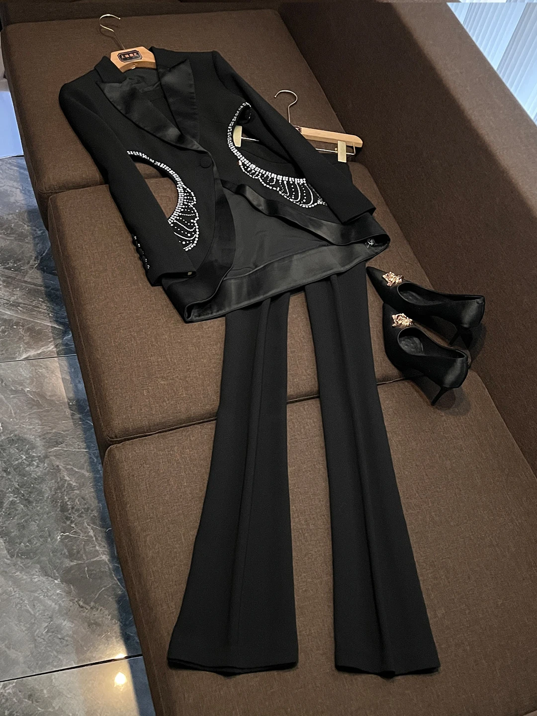 Ele Slim Fit Two Piece Suit Set for Women Winter Formal Ocn High Quali Polyester AY377 Faionable Busin Wear
Ele Slim Fit Two Piece Suit Set for Women Winter Formal Ocn High Quali Polyester AY377 Faionable Busin Wear