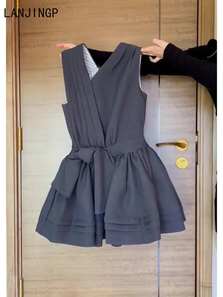 Beautiful socialite high-end skirt sweet cool style gray sleeveless waist pinched short dress women's summer
Beautiful socialite high-end skirt sweet cool style gray sleeveless waist pinched short dress women's summer
