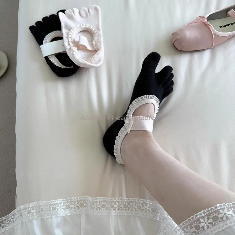 Summer Breathable Anti-slip Toe Socks for Women - Yoga, Pilates, Silent Workout, Wear-resistant Five-toe Socks with Lace
Summer Breathable Anti-slip Toe Socks for Women - Yoga, Pilates, Silent Workout, Wear-resistant Five-toe Socks with Lace