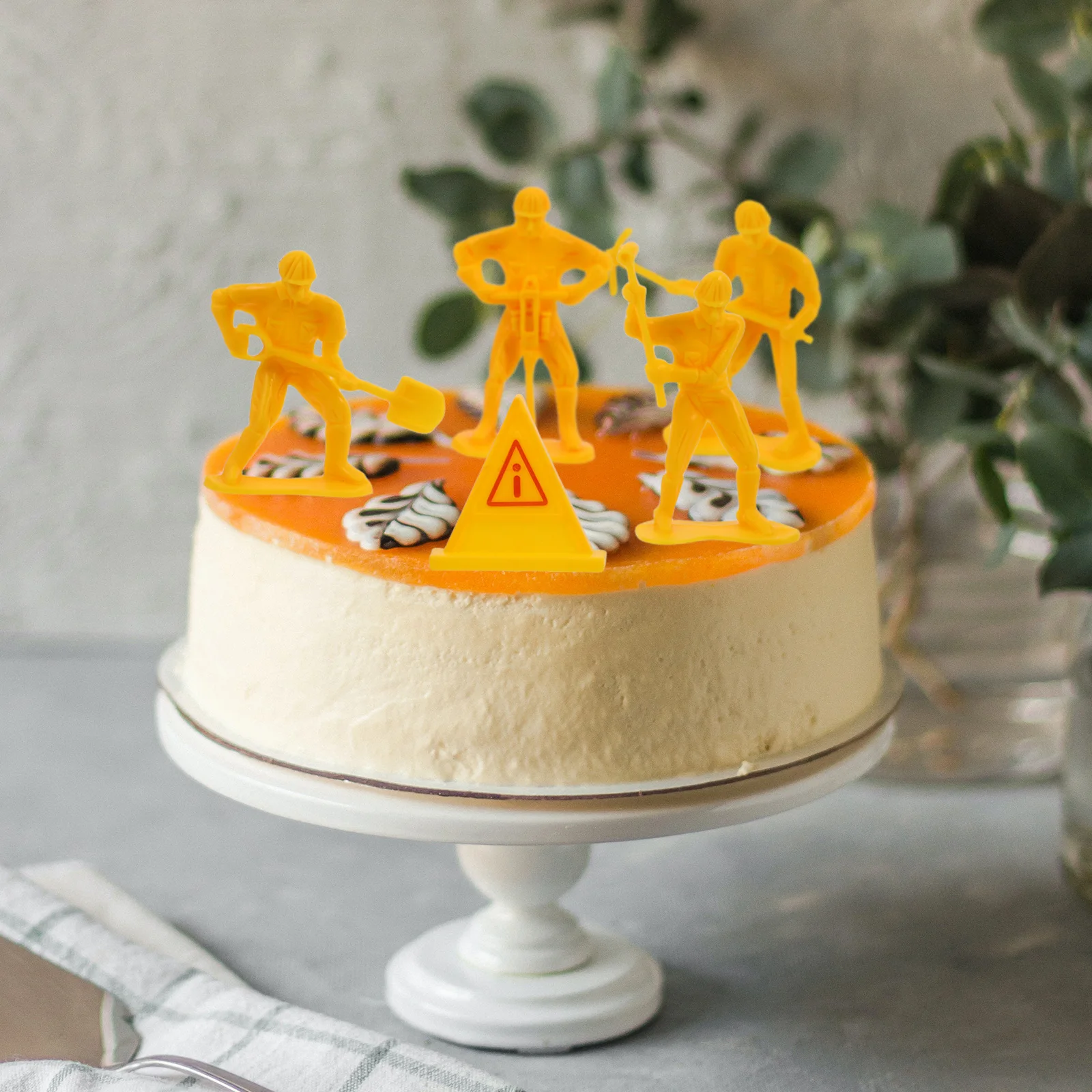 Construction Cake Decorations Realistic Mini Figures Plastic Props Engineering Toys For Birthday Party Scene Layout
Construction Cake Decorations Realistic Mini Figures Plastic Props Engineering Toys For Birthday Party Scene Layout
