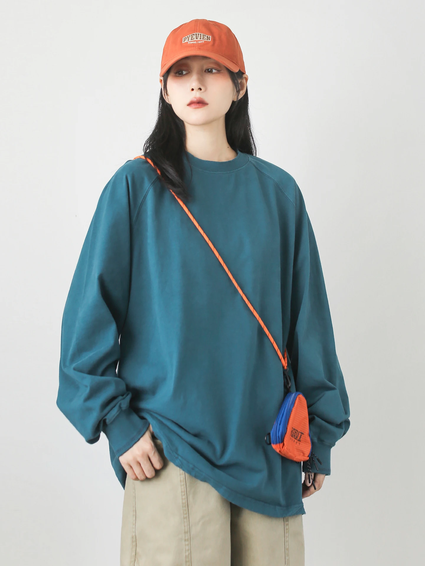 High ammage Carbon Waed Long Sve round Ne T-irt Pure Cotton ex Spring Autumn Casual Versatile Couple Tops
High ammage Carbon Waed Long Sve round Ne T-irt Pure Cotton ex Spring Autumn Casual Versatile Couple Tops