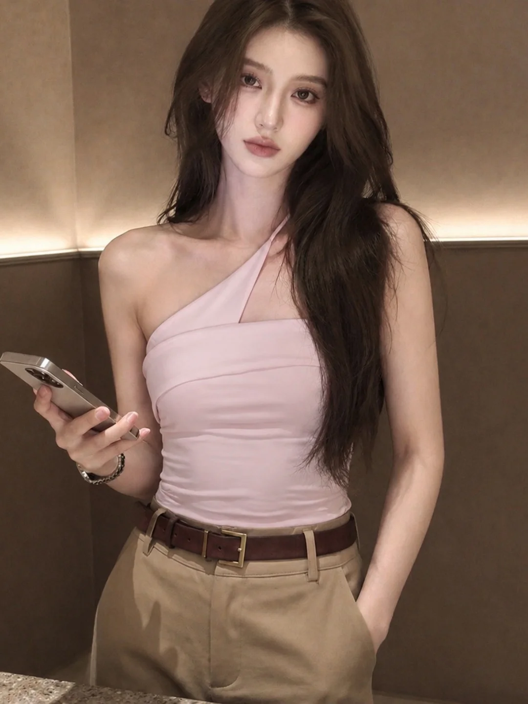 Slim Fit Sexy Shoulder Design Tank Top Women's Fashionable Stylish Summer Shirt Elegant Versatile plus Size Inner Wear
Slim Fit Sexy Shoulder Design Tank Top Women's Fashionable Stylish Summer Shirt Elegant Versatile plus Size Inner Wear