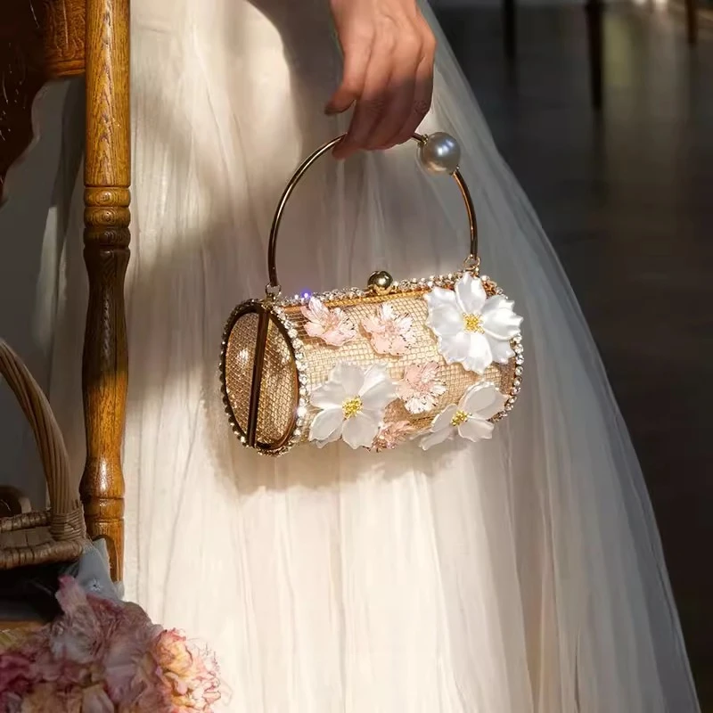 Metallic Birdcage Evening Bags For Women Luxury Flowers Shoulder Crossbody Bags Ladies Party Wedding Dinner Bags Female Clutch
Metallic Birdcage Evening Bags For Women Luxury Flowers Shoulder Crossbody Bags Ladies Party Wedding Dinner Bags Female Clutch