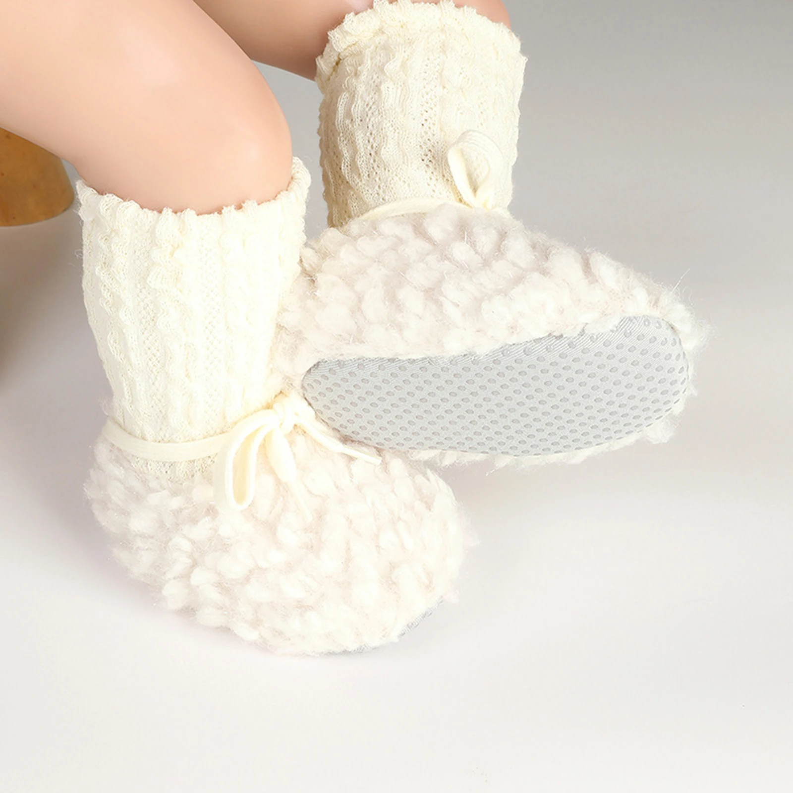 Зимняя обувь для новорожденных мальчиков и девочек 0-18 месяцев, плюшевая лоскутная нескользящая обувь на мягкой подошве для первой ходьбы на плоской подошве
Зимняя обувь для новорожденных мальчиков и девочек 0-18 месяцев, плюшевая лоскутная нескользящая обувь на мягкой подошве для первой ходьбы на плоской подошве